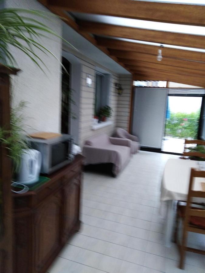 Chez Myla Chambre Avec Tv Ecran Plat Et Salle De Bain Privative ブールジュ エクステリア 写真