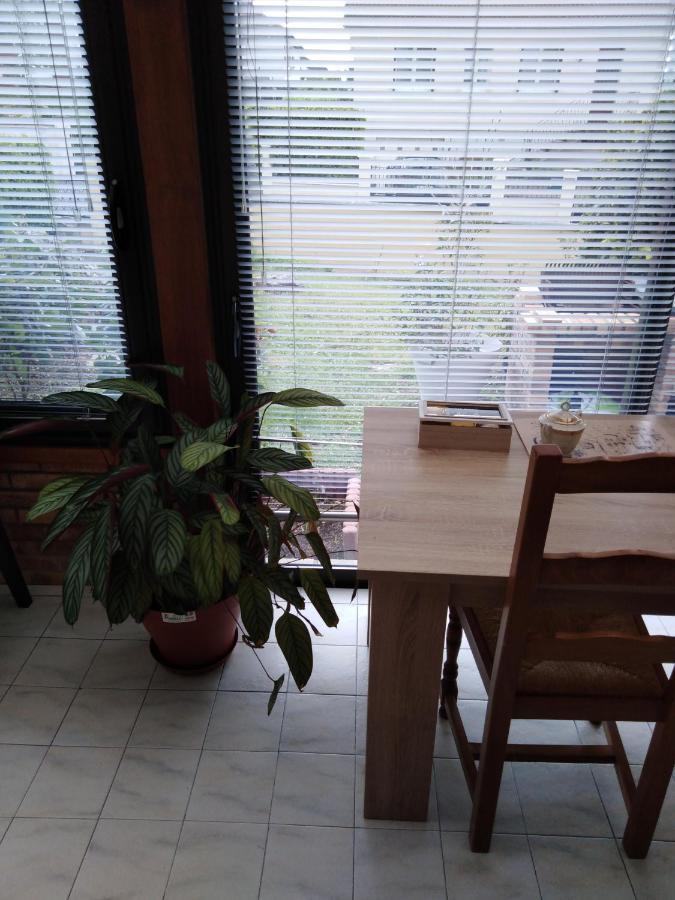 Chez Myla Chambre Avec Tv Ecran Plat Et Salle De Bain Privative ブールジュ エクステリア 写真